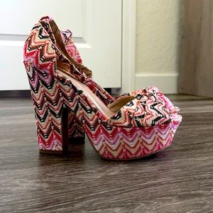 MULTI COLOR VINTAGE WEDGE SIZE 10